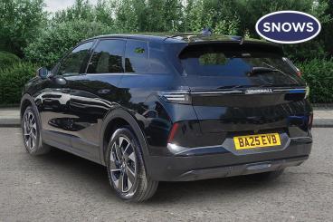 SPOTICAR Vauxhall Grandland 1.2 Ultimate E-dct Euro 6 (s/s) 5dr Used Car - Suv Hybrid Black - Southampton - 1200615637_3