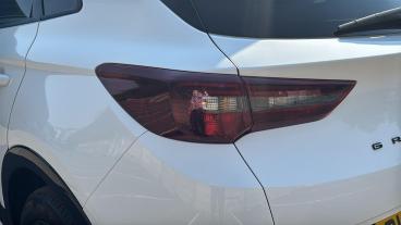 SPOTICAR Vauxhall Grandland 1.2 Turbo Gs Line Euro 6 (s/s) 5dr Used Car - Suv Petrol White - Birmingham - 1200617281_5