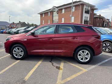 SPOTICAR Vauxhall Grandland 1.2 Turbo Design Auto Euro 6 (s/s) 5dr Used Car - Suv Petrol Red - Romford - 1200617364_4
