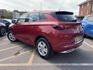 SPOTICAR Vauxhall Grandland 1.2 Turbo Design Auto Euro 6 (s/s) 5dr Used Car - Suv Petrol Red - Romford - 1200617364_5