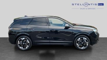 SPOTICAR Vauxhall Grandland 73kwh Ultimate Auto 5dr Used Car - Suv Electric Black - Walton On Thames - 1200617674_2