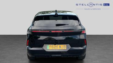 SPOTICAR Vauxhall Grandland 73kwh Ultimate Auto 5dr Used Car - Suv Electric Black - Walton On Thames - 1200617674_4