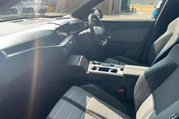 SPOTICAR Vauxhall Grandland 1.2 Ultimate E-dct Euro 6 (s/s) 5dr Used Car - Suv Hybrid Brown - Woolwich - 1200619922_3
