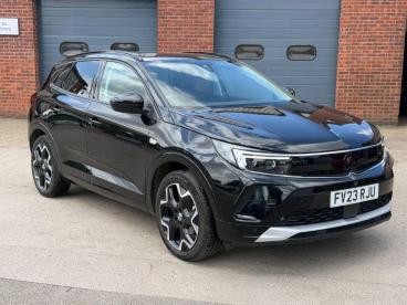 SPOTICAR Vauxhall Grandland 1.2 Turbo Ultimate Auto Euro 6 (s/s) 5dr Used Car - Suv Petrol Black - Billinghay - 1200620179_1