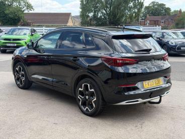 SPOTICAR Vauxhall Grandland 1.2 Turbo Ultimate Auto Euro 6 (s/s) 5dr Used Car - Suv Petrol Black - Billinghay - 1200620179_2