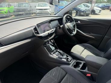 SPOTICAR Vauxhall Grandland 1.2 Turbo Ultimate Auto Euro 6 (s/s) 5dr Used Car - Suv Petrol Black - Billinghay - 1200620179_4