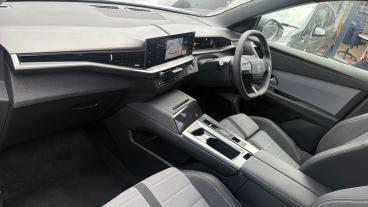 SPOTICAR Vauxhall Grandland 73kwh Gs Auto 5dr Used Car - Suv Electric White - Redditch - 1200627368_2