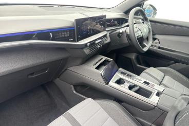 SPOTICAR Vauxhall Grandland 73kwh Gs Auto 5dr Used Car - Suv Electric Silver - Eastleigh - 1200630500_2