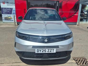 SPOTICAR Vauxhall Grandland 1.2 Ultimate E-dct Euro 6 (s/s) 5dr Used Car - Suv Hybrid Silver - Boston - 1200631111_2