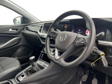 SPOTICAR Vauxhall Grandland 1.2 Turbo Gs Euro 6 (s/s) 5dr Used Car - Suv Petrol White - Ross-on-wye - 1200631461_4