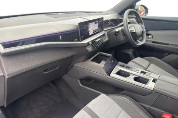 SPOTICAR Vauxhall Grandland 73kwh Ultimate Auto 5dr Used Car - Suv Electric Grey - Eastleigh - 1200631705_2