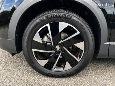 SPOTICAR Vauxhall Grandland 1.2 Ultimate E-dct Euro 6 (s/s) 5dr Used Car - Suv Hybrid Black - Peterborough - 1200635148_5