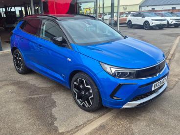SPOTICAR Vauxhall Grandland 1.6 14.2kwh Ultimate Auto Euro 6 (s/s) 5dr Used Car - Suv Plug-in Hybrid Blue - Boston - 1200642436_1