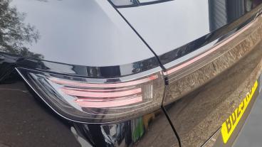 SPOTICAR Vauxhall Grandland 1.2 Ultimate E-dct Euro 6 (s/s) 5dr Used Car - Suv Hybrid Black - Romford - 1200643636_5