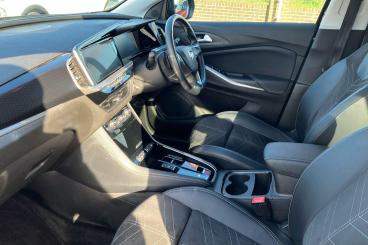 SPOTICAR Vauxhall Grandland 1.2 Turbo Ultimate Auto Euro 6 (s/s) 5dr Used Car - Suv Petrol Black - Bexleyheath - 1200644671_3