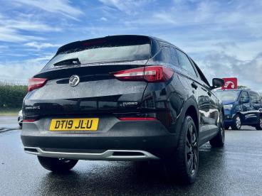 SPOTICAR Vauxhall Grandland X 1.2 Turbo Sport Nav Euro 6 (s/s) 5dr Used Car - Suv Petrol Black - Pembroke Dock - 1200538480_2