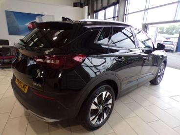 SPOTICAR Vauxhall Grandland X 1.2 Turbo Sri Nav Euro 6 (s/s) 5dr Used Car - Suv Petrol Black - Ashington - 1200554305_4
