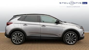 SPOTICAR Vauxhall Grandland X 1.6 13.2kwh Sri Nav Auto 4wd Euro 6 (s/s) 5dr Hybr Used Car - Suv Plug-in Hybrid Grey - London - 1200565030_2