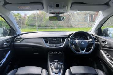 SPOTICAR Vauxhall Grandland X 1.6 13.2kwh Business Edition Nav Premium Auto 4wd Used Car - Suv Plug-in Hybrid White - Bridgend - 1200602522_4