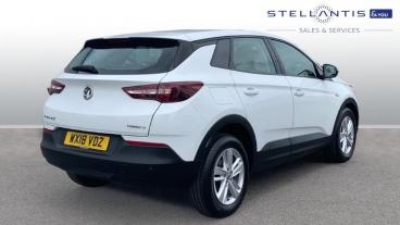 SPOTICAR Vauxhall Grandland X 1.6 Turbo D Blueinjection Se Auto Euro 6 (s/s) 5dr Used Car - Suv Diesel White - Crawley - 1200603678_3