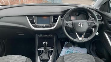 SPOTICAR Vauxhall Grandland X 1.6 Turbo D Blueinjection Se Auto Euro 6 (s/s) 5dr Used Car - Suv Diesel White - Crawley - 1200603678_4