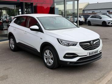 SPOTICAR Vauxhall Grandland X 1.6 Turbo D Blueinjection Se Euro 6 (s/s) 5dr Used Car - Suv Diesel White - Boston - 1200616105_1
