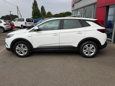 SPOTICAR Vauxhall Grandland X 1.6 Turbo D Blueinjection Se Euro 6 (s/s) 5dr Used Car - Suv Diesel White - Boston - 1200616105_3