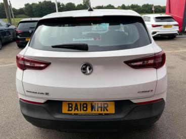 SPOTICAR Vauxhall Grandland X 1.6 Turbo D Blueinjection Se Euro 6 (s/s) 5dr Used Car - Suv Diesel White - Boston - 1200616105_4