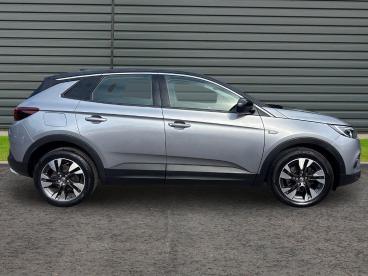 SPOTICAR Vauxhall Grandland X 1.2 Turbo Sport Nav Euro 6 (s/s) 5dr Used Car - Suv Petrol Grey - St Leonards On Sea - 1200619661_2