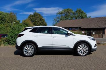 SPOTICAR Vauxhall Grandland X 1.5 Turbo D Blueinjection Elite Nav Euro 6 (s/s) 5 Used Car - Suv Diesel White - Fareham - 1200619672_2