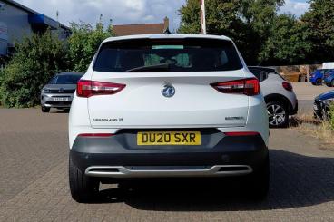 SPOTICAR Vauxhall Grandland X 1.5 Turbo D Blueinjection Elite Nav Euro 6 (s/s) 5 Used Car - Suv Diesel White - Fareham - 1200619672_4