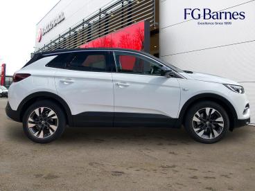 SPOTICAR Vauxhall Grandland X 1.2 Turbo Sri Nav Euro 6 (s/s) 5dr Used Car - Suv Petrol White - Guildford - 1200622158_2