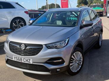 SPOTICAR Vauxhall Grandland X 1.2 Turbo Tech Line Nav Euro 6 (s/s) 5dr Used Car - Suv Petrol Grey - Boston - 1200632826_4