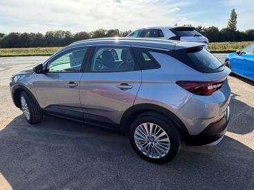 SPOTICAR Vauxhall Grandland X 1.2 Turbo Tech Line Nav Euro 6 (s/s) 5dr Used Car - Suv Petrol Grey - Boston - 1200632826_5
