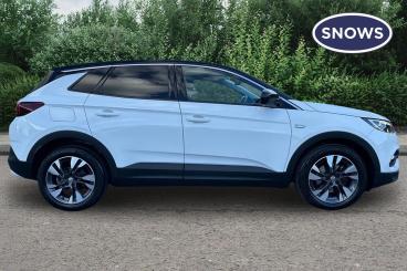 SPOTICAR Vauxhall Grandland X 1.2 Turbo Sport Nav Euro 6 (s/s) 5dr Used Car - Suv Petrol White - Eastleigh - 1200640451_4