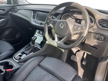 SPOTICAR Vauxhall Grandland X 1.2 Turbo Elite Nav Auto Euro 6 (s/s) 5dr Used Car - Suv Petrol Black - Cirencester - 1200643034_3