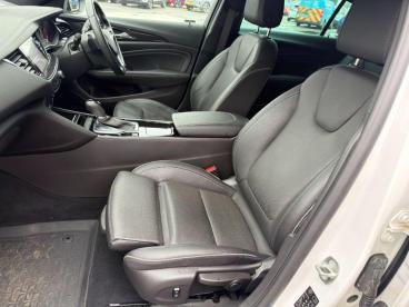 SPOTICAR Vauxhall Insignia 2.0 Turbo D Blueinjection Elite Nav Grand Sport Eu Used Car - Saloon Diesel White - Billinghay - 1200576889_4