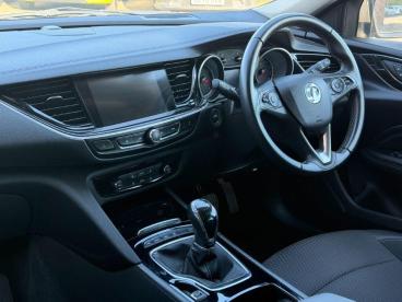 SPOTICAR Vauxhall Insignia 2.0 Turbo D Blueinjection Country Tourer 4wd Euro Used Car - Estate Diesel White - Billinghay - 1200598282_3