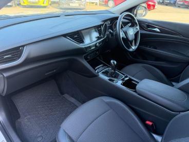 SPOTICAR Vauxhall Insignia 2.0 Turbo D Blueinjection Country Tourer 4wd Euro Used Car - Estate Diesel White - Billinghay - 1200598282_4