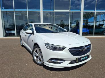SPOTICAR Vauxhall Insignia 2.0 Turbo D Blueinjection Sri Vx Line Nav Grand Sp Used Car - Saloon Diesel White - Boston - 1200604872_1
