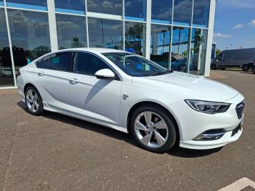 SPOTICAR Vauxhall Insignia 2.0 Turbo D Blueinjection Sri Vx Line Nav Grand Sp Used Car - Saloon Diesel White - Boston - 1200604872_5