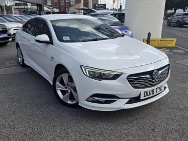 SPOTICAR Vauxhall Insignia 2.0 Turbo D Blueinjection Sri Vx Line Nav Grand Sp Used Car - Saloon Diesel White - Wakefield - 1200628140_1