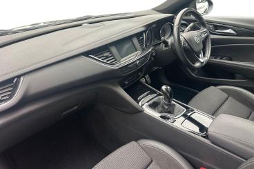SPOTICAR Vauxhall Insignia 2.0 Turbo D Blueinjection Sri Vx Line Nav Grand Sp Used Car - Saloon Diesel Grey - Southampton - 1200631492_2