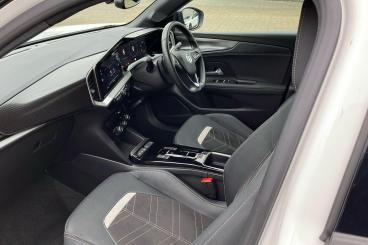 SPOTICAR Vauxhall Mokka 1.2 Turbo Ultimate Auto Euro 6 (s/s) 5dr Used Car - Suv Petrol White - Rochester - 1200555963_3