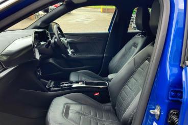 SPOTICAR Vauxhall Mokka 1.2 Turbo Ultimate Auto Euro 6 (s/s) 5dr Used Car - Suv Petrol Blue - Farningham - 1200564042_3