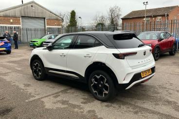 SPOTICAR Vauxhall Mokka 1.2 Turbo Ultimate Auto Euro 6 (s/s) 5dr Used Car - Suv Petrol White - Farningham - 1200584611_2