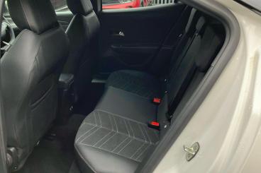 SPOTICAR Vauxhall Mokka 1.2 Turbo Ultimate Auto Euro 6 (s/s) 5dr Used Car - Suv Petrol White - Farningham - 1200584611_5