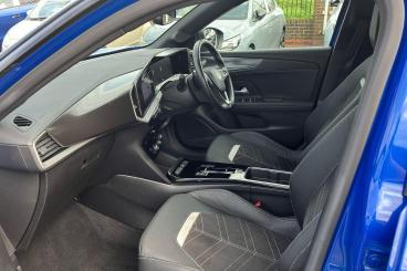 SPOTICAR Vauxhall Mokka 1.2 Turbo Ultimate Auto Euro 6 (s/s) 5dr Used Car - Suv Petrol Blue - Rochester - 1200593837_3