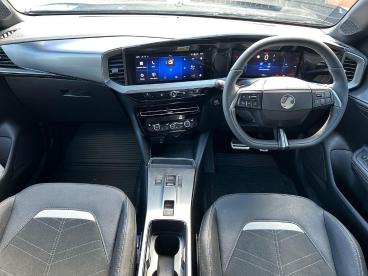 SPOTICAR Vauxhall Mokka 1.2 Turbo Ultimate Auto Euro 6 (s/s) 5dr Used Car - Suv Petrol Black - Tonbridge - 1200609214_3