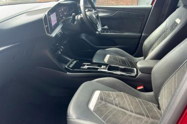 SPOTICAR Vauxhall Mokka 1.2 Turbo Ultimate Auto Euro 6 (s/s) 5dr Used Car - Suv Petrol Red - Farningham - 1200616782_3
